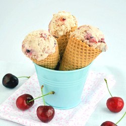 Cherry – Yoghurt Ice Cream