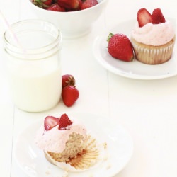 Fresh Strawberry Cupcakes