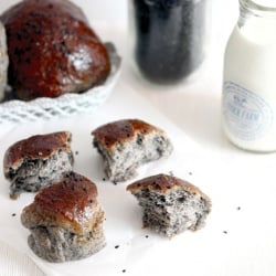 Black Sesame Buns