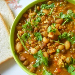 Indian Mixed Sprout Curry