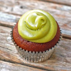 Cupcakes with Avocado Buttercream