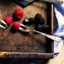 Brownie dessert with fresh berries
