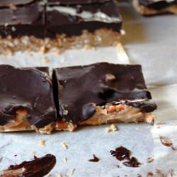 Chocolate Peanut Butter Pretzel Bar