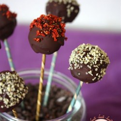 Raw food Rhubarb Cheesecake Pops