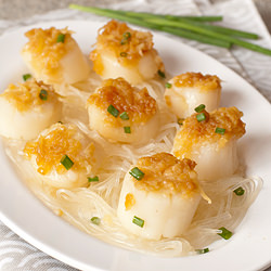 Steamed Scallops with Glass Noodles