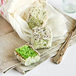 Pandan Lamingtons