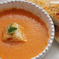 Roasted Tomato and Garlic Soup