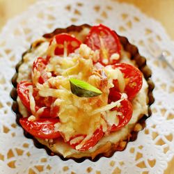 Cherry Tomatoes, Bacon & Cheese Tart