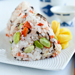 Onigiri w/ Salmon & Edamame