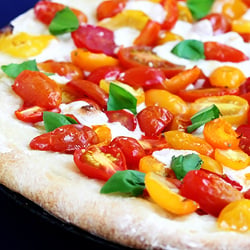 Easy Caprese Pizza