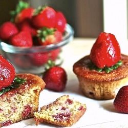 Fresh Strawberry Muffins