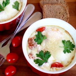 Baked Eggs with Leek and Prosciutto