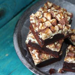 Snickers Cheesecake Brownies