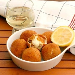 Fried Mozzarelle with Anchovies
