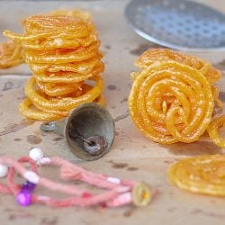 Hot ‘n’ Crisp Jalebi with Milk