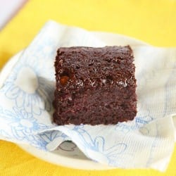 Eggless Butterless Chocolate Cake