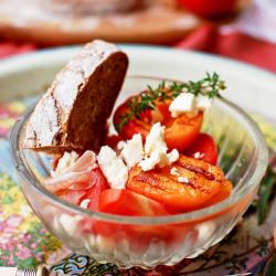 Tart Salad with Grilled Peaches