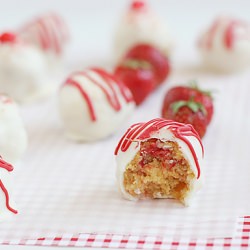 Strawberry Shortcake Cake Bites