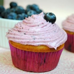 Cupcakes with Blueberry Buttercream