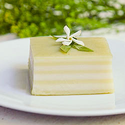 Thai Layered Dessert (Khanom Chan)