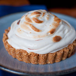 S’mores Ice Cream Pie