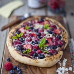 Summer Berry Sweet Pizza