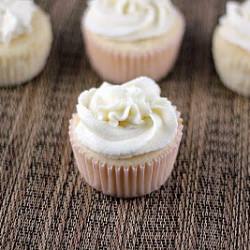White Wedding Cake Cupcakes