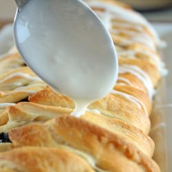 Easy Blackberry Cheese Danish