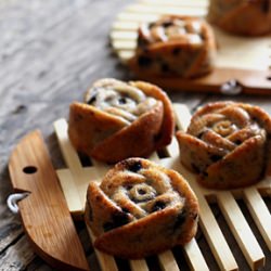 Rose Shaped Banana Muffins