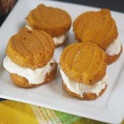 Pumpkin Whoopie Pies