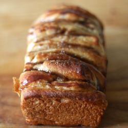 Cinnamon Pull-Apart Bread