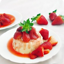 Coquito Pana Cotta w Berry Compote