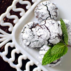 Dark Chocolate Mint Crackle Cookies