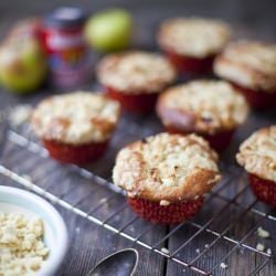 Apple and Cinnamon Crumble Muffins!