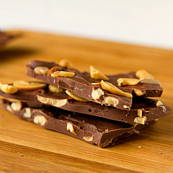 Salted Caramel Cashew Bark