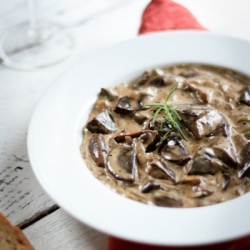 Mushrooms with Rosemary and Red Wine