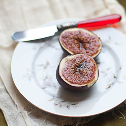 Honey Vanilla Broiled Figs