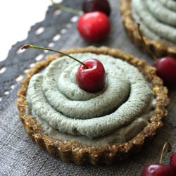 Raw Vegan Lime Tarts