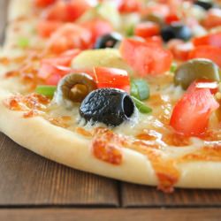 Mediterranean Pizza