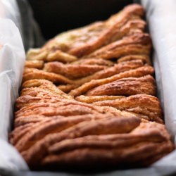 Cinnamon Sugar Pull-Apart Bread