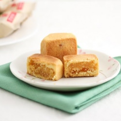 Pineapple Cakes