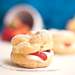 Cream Puffs filled with Strawberry