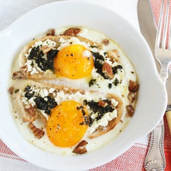 Baked Egg with Basil-Mint Pesto