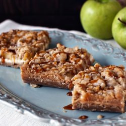 Apple Cheesecake Bars