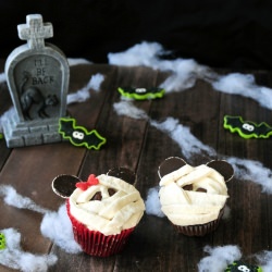 Mickey And Minnie Mummy Cupcakes