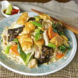 Noodle Stir Fry w/ Crispy Pork