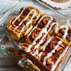 Vegan Pumpkin Cinnamon Rolls