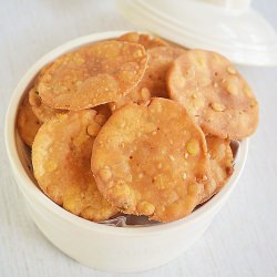 Thattai Recipe – Indian Snack