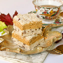 Streusel Cheesecake Bars