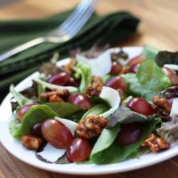Grape and Candied Walnut Salad